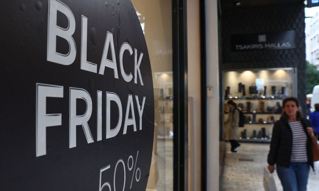 Ανοιχτά τα καταστήμτα την Κυριακή μετά την Black Friday: Τι πρότεινε ο Εμπορικός Σύλλογος