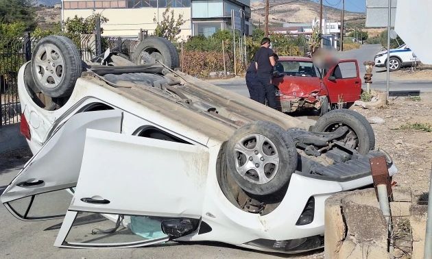 Tροχαίο ατύχημα στην Κρήτη: Αναποδογύρισε αυτοκίνητο με τουρίστες