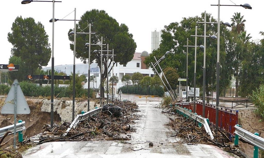 Ισπανία: Η «κρύα σταγόνα» σαρώνει τη Μάλαγα – Πλημμύρισαν δρόμοι- Χείμαρροι παρασέρνουν τα πάντα