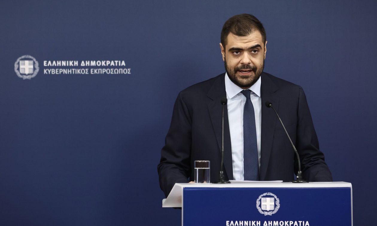 Live – Μαρινάκης: Η ενημέρωση των πολιτικών συντακτών