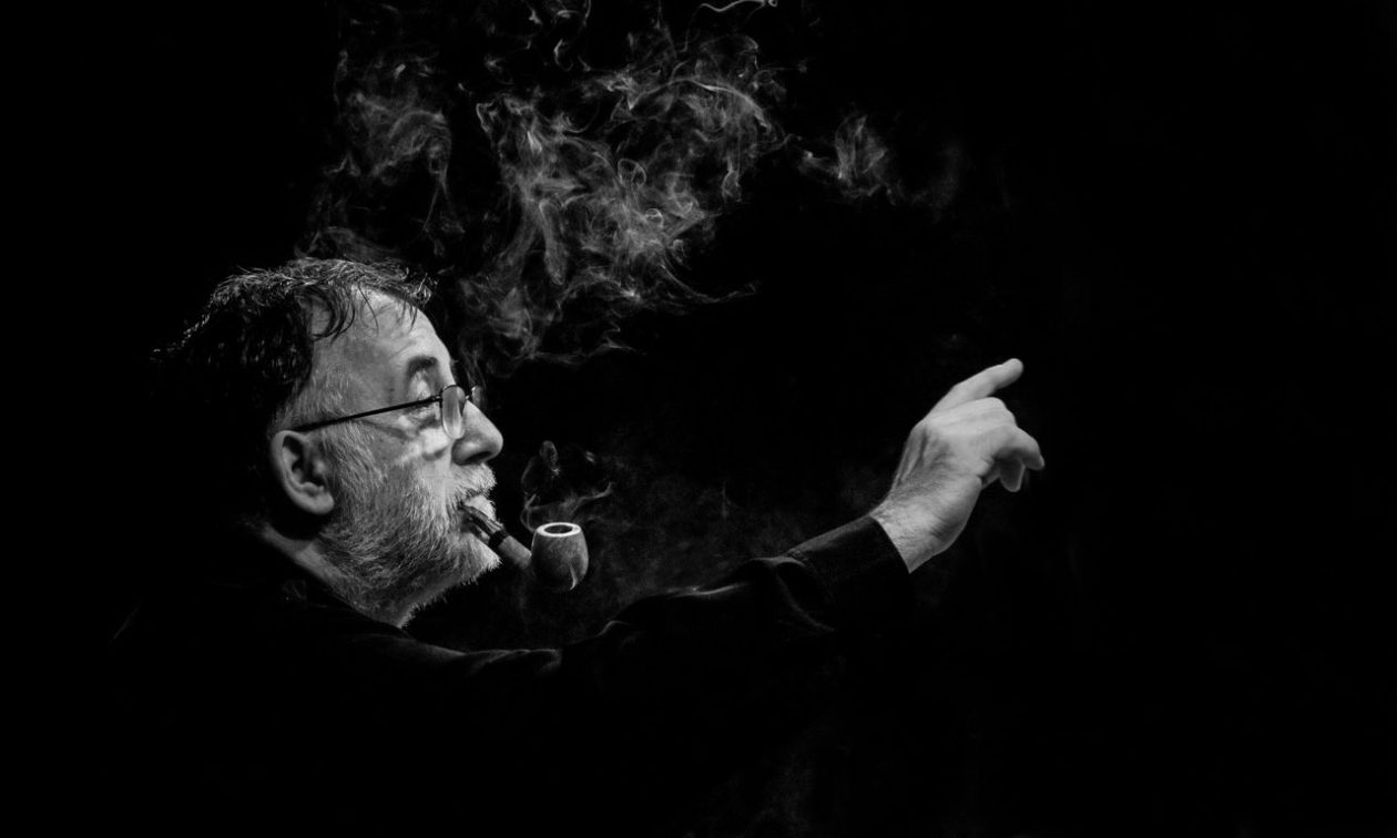 Αφιέρωμα στον Θάνο Μικρούτσικο στο Ολύμπια Δημοτικό Μουσικό Θέατρο