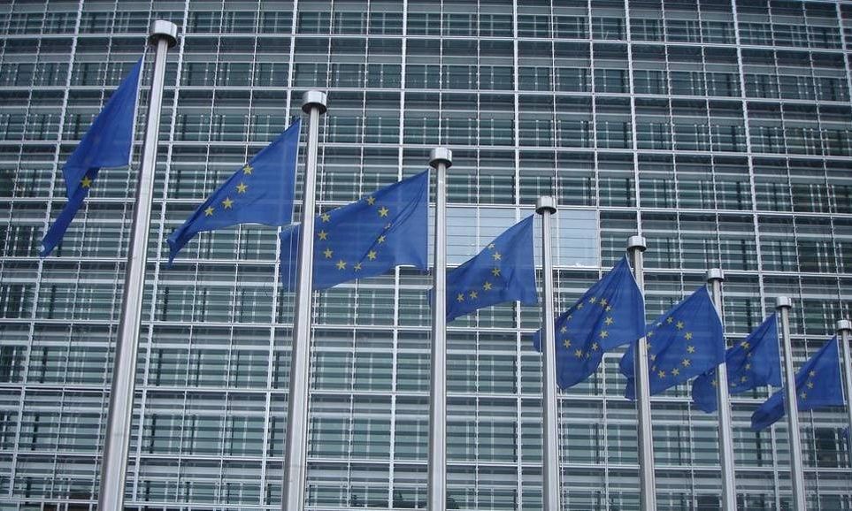 Κομισιόν: «Να υποβάλλετε επειγόντως τα τελικά σχέδια για ενέργεια και κλίμα»