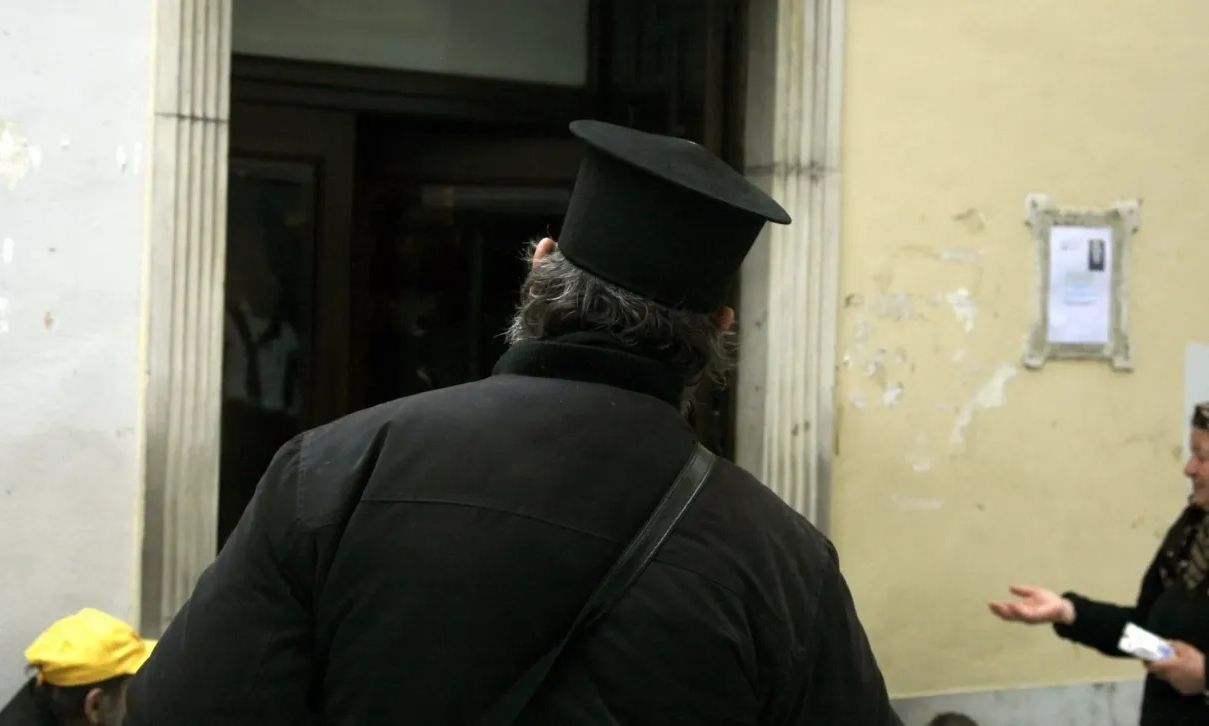 Αθωώθηκε ο ιερέας που καταγγέλθηκε ότι ξυλοκόπησε την 17χρονη κόρη του στη Θεσσαλονίκη