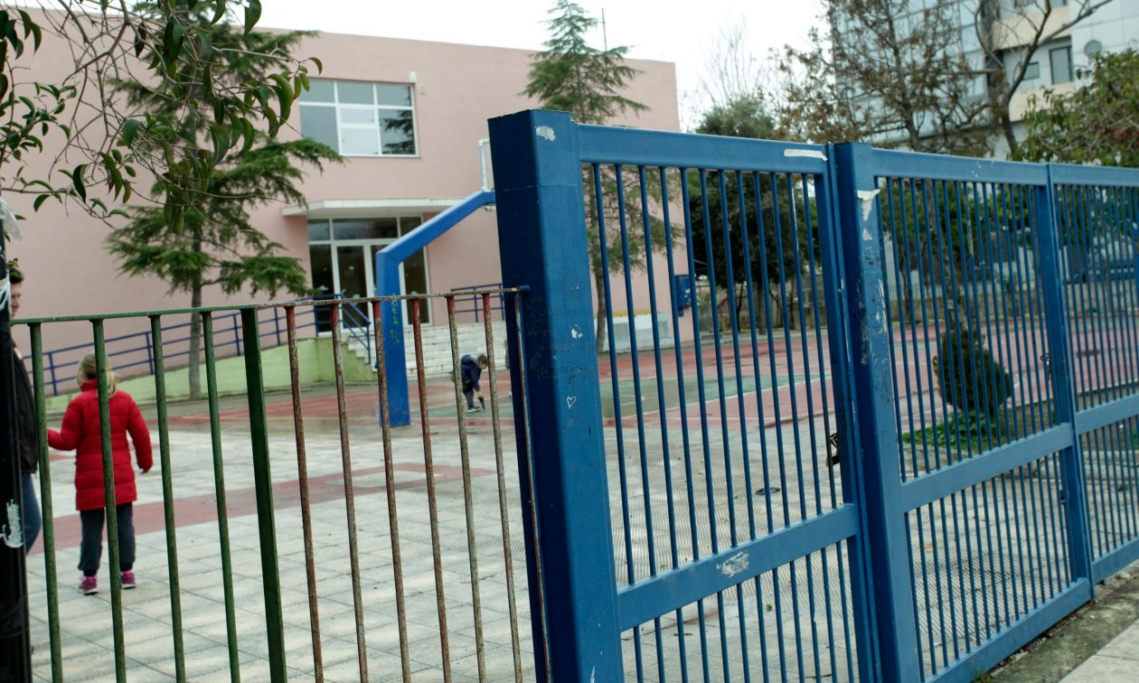 Βόλος: Άγριος ξυλοδαρμός μεταξύ μαθητών – Τους χώρισαν περαστικοί και συμμαθητές