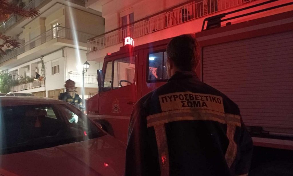 Φωτιά σε διαμέρισμα στη Θεσσαλονίκη – Πυκνοί καπνοί στην περιοχή