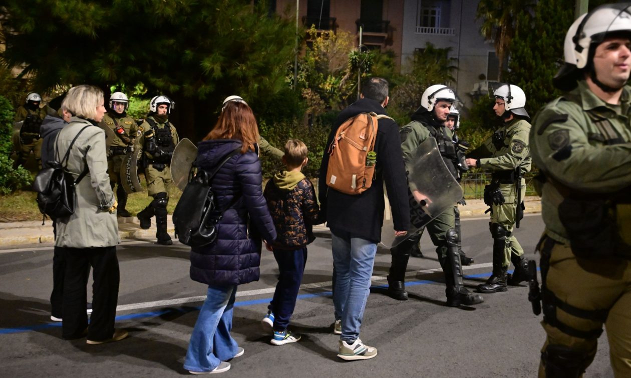 Πολυτεχνείο: 150 προσαγωγές και 7 συλλήψεις – Αποκαταστάθηκε η κυκλοφορία των οχημάτων στο κέντρο