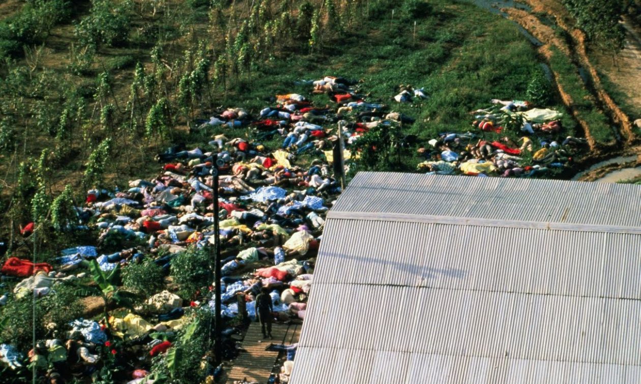 Η μαζική δολοφονία του Jonestown: Πώς ένας άνθρωπος έπεισε περισσότερους από 900 να αυτοκτονήσουν