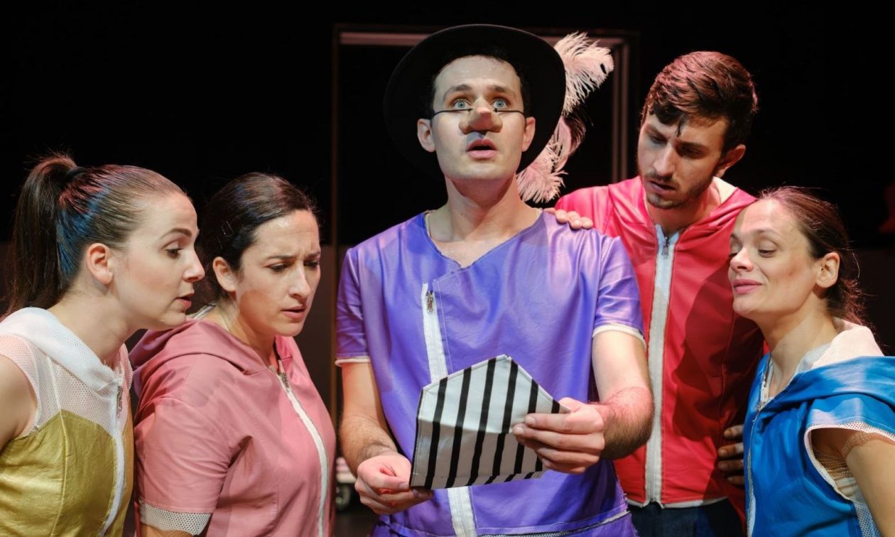 Θέατρο Χώρα: Η Ελένη Βλάχου παρουσιάζει το «Συρανό» για όλη την οικογένεια