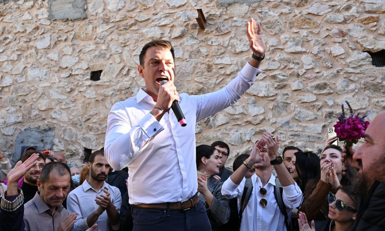 Στέφανος Κασσελάκης: Αποφασίζει για το όνομα του νέου κόμματος