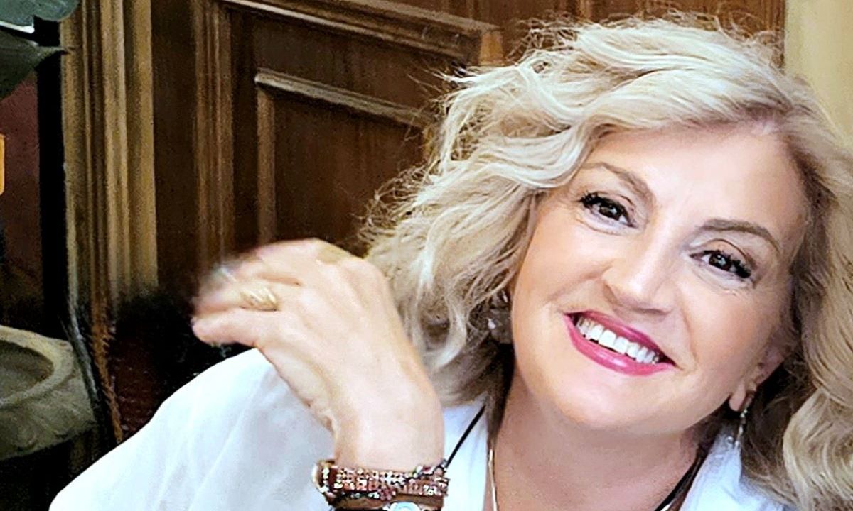 Θέατρο Ακροπόλ: Έρχεται «Η μητέρα του σκύλου» του Παύλου Μάτεσι με την Υρώ Μανέ