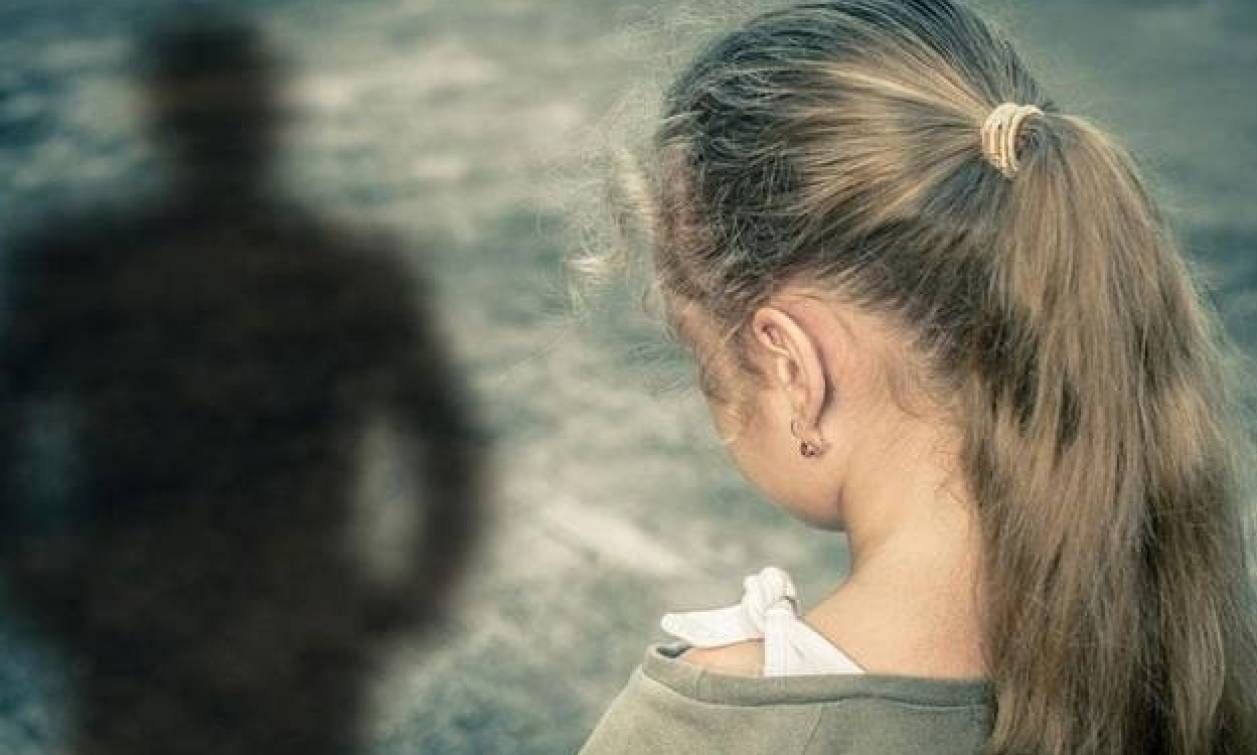 Θεσσαλονίκη: Πατριός κακοποιούσε σεξουαλικά 12χρονη – Το σημείωμα στον διευθυντή