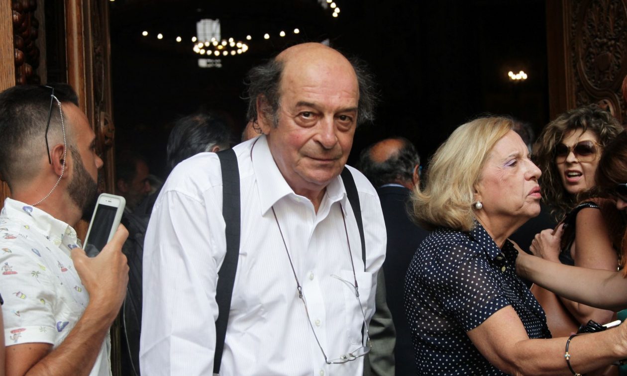 Μανούσος Μανουσάκης: Νέα ανάρτηση της οικογένειάς του – «Η νόσος του ήταν κακής πρόγνωσης»