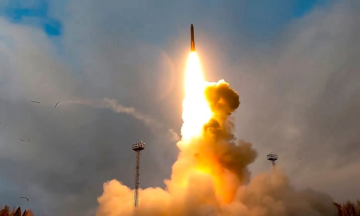 Oreshnik: Ο Πούτιν παρουσίασε το «μυστικό όπλο» που χτύπησε την Ουκρανία – Ήταν η πρώτη δοκιμή του