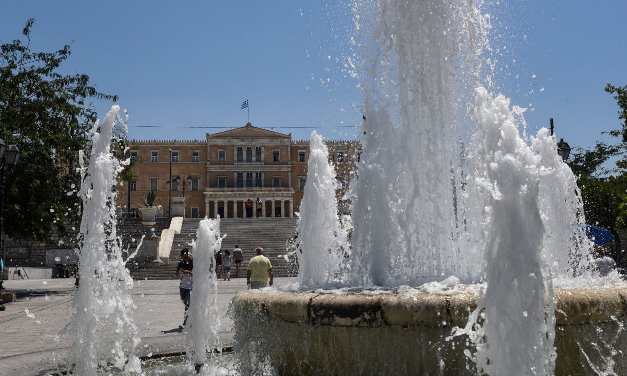 Δήμος Αθηναίων για το σιντριβάνι της πλατείας Συντάγματος: Ανήκει στο υπουργείο Πολιτισμού