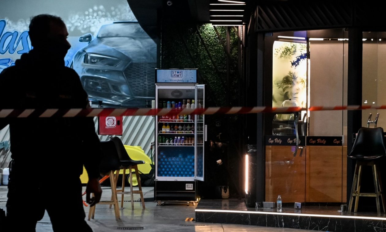 Θεσσαλονίκη: Μπούκαραν σε βενζινάδικο, άρπαξαν λεφτά και έφυγαν