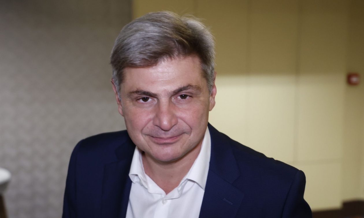 Νίκος Φαραντούρης: «Δεν βγήκα στο παλκοσένικο με το φλάμπουρο της επανάστασης»