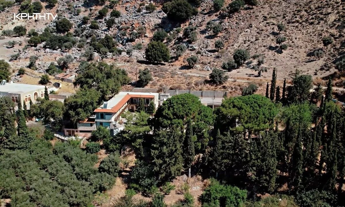 Κρήτη: Φωτιά κοντά στην Ιερά Μονή Βροντησίου