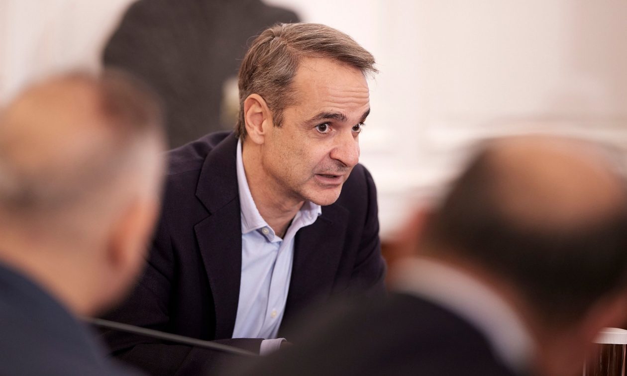 Έκρηξη στους Αμπελόκηπους: Συνάντηση Μητσοτάκη με τους κατοίκους της πολυκατοικίας που καταστράφηκε