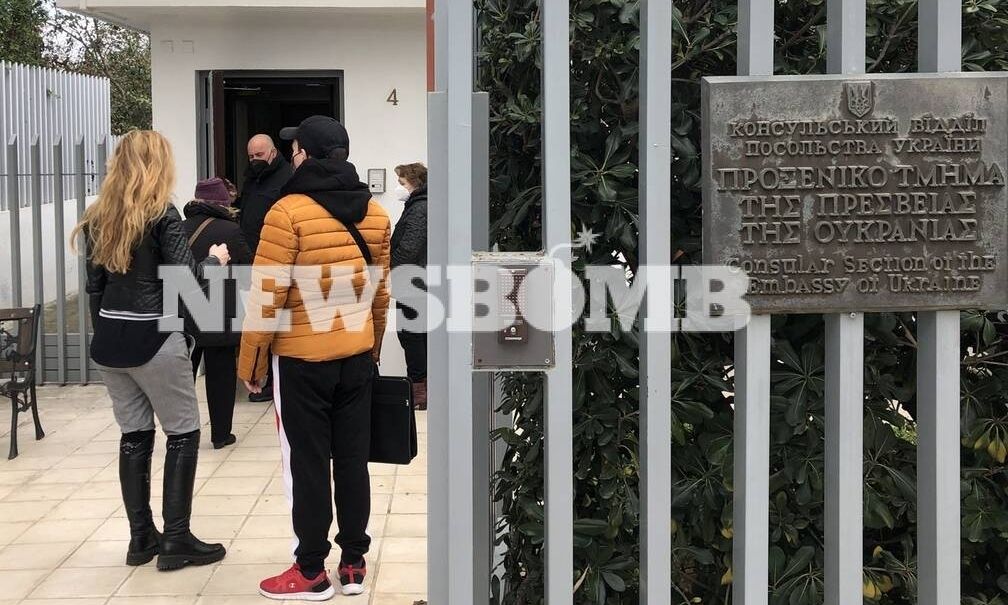Η Πρεσβεία της Ουκρανίας κατά του ΚΚΕ: Καταγγέλλει βία και διατάραξη εκδήλωσης για τα θύματα