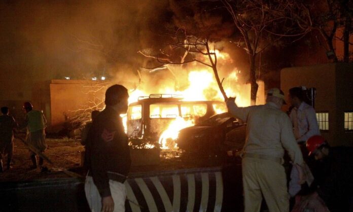 1604784-pakistan-hotel-bombing6.jpg