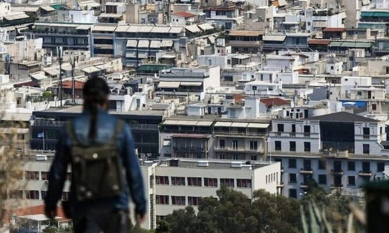 Πλειστηριασμοί: Συνταξιούχος με 300 ευρώ σύνταξη καλείται να πληρώνει 800 ευρώ δόση