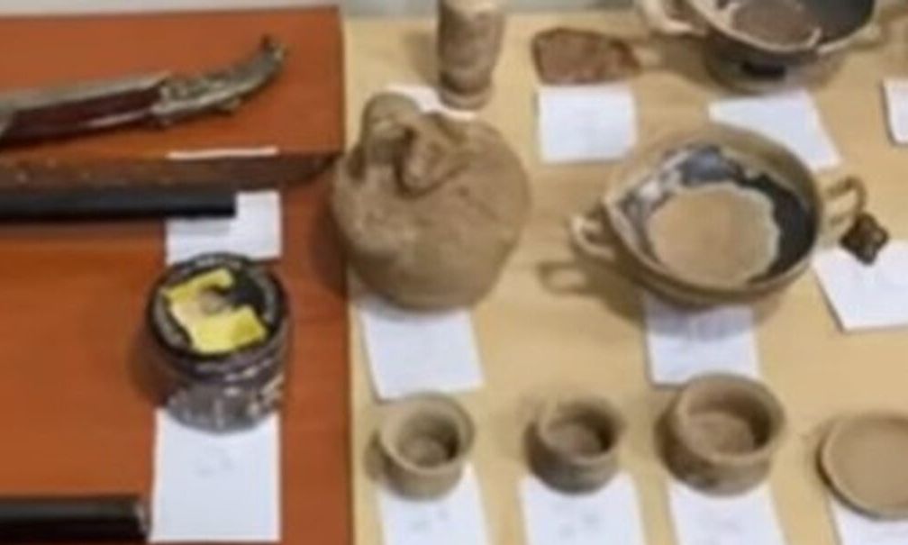 Συνελήφθησαν δύο αρχαιοκάπηλοι στον Άλιμο – Βρέθηκαν 172 αρχαία κειμήλια στην κατοχή τους