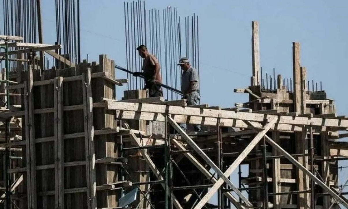 Μηδενικός ΦΠΑ σε νέες οικοδομές με το φορολογικό νομοσχέδιο: Σε ποια διατηρητέα καταργείται ο ΕΝΦΙΑ