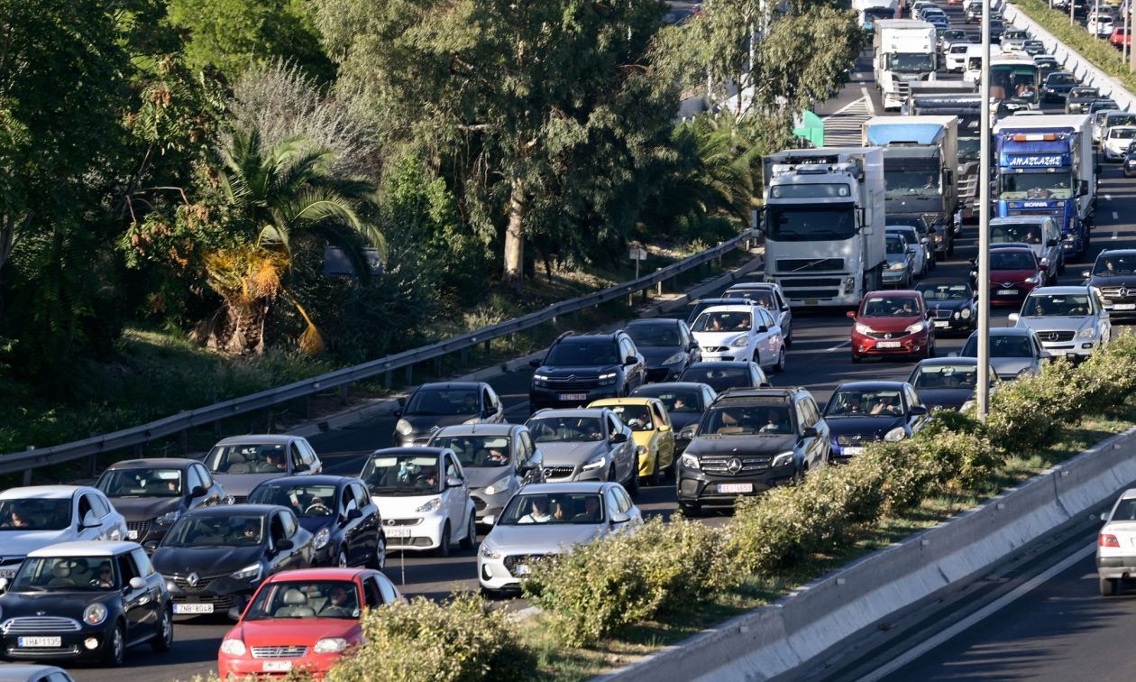 Κίνηση: Μποτιλιάρισμα σε Κηφισό, Μεσογείων, Κηφισίας – Καθυστερήσεις και στην Αττική Οδό