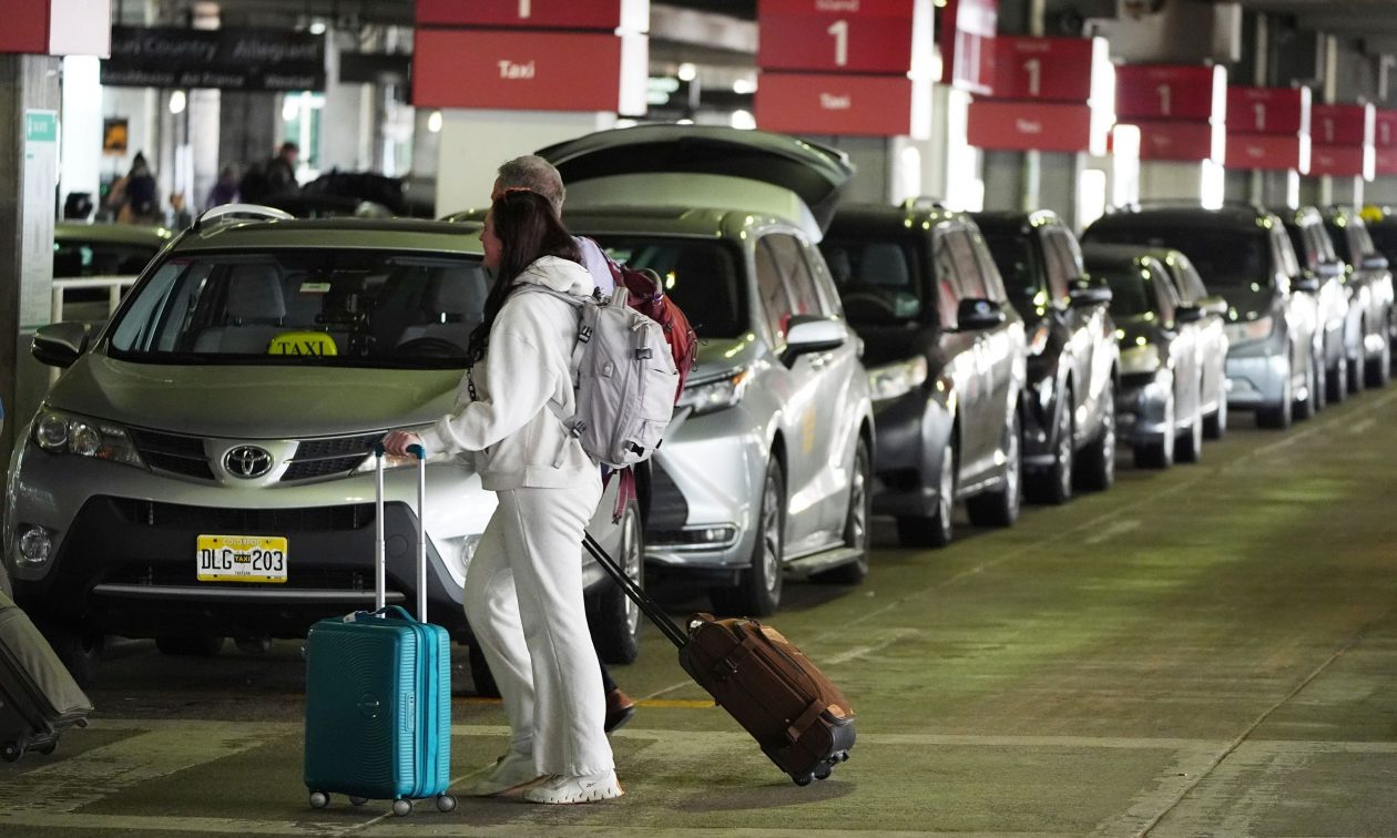Travel Tuesday: Η «Black Friday» των … τουριστών – Πώς μπορείτε να την εκμεταλλευθείτε