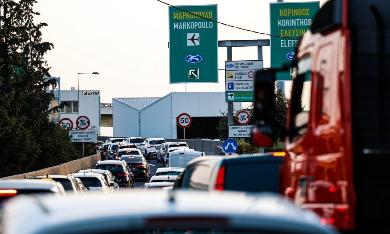 Τροχαίο στην Αττική Οδό προς το Αεροδρόμιο – Διακοπή κυκλοφορίας στις αριστερές λωρίδες