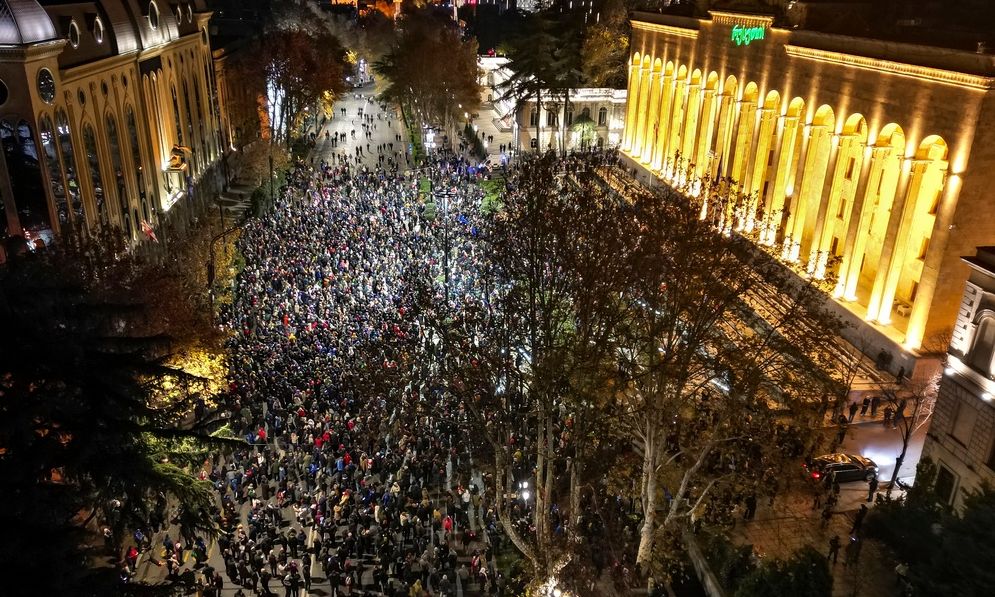 Χάος στη Γεωργία: Η αστυνομία έκανε χρήση δακρυγόνων εναντίον φιλοευρωπαίων διαδηλωτών