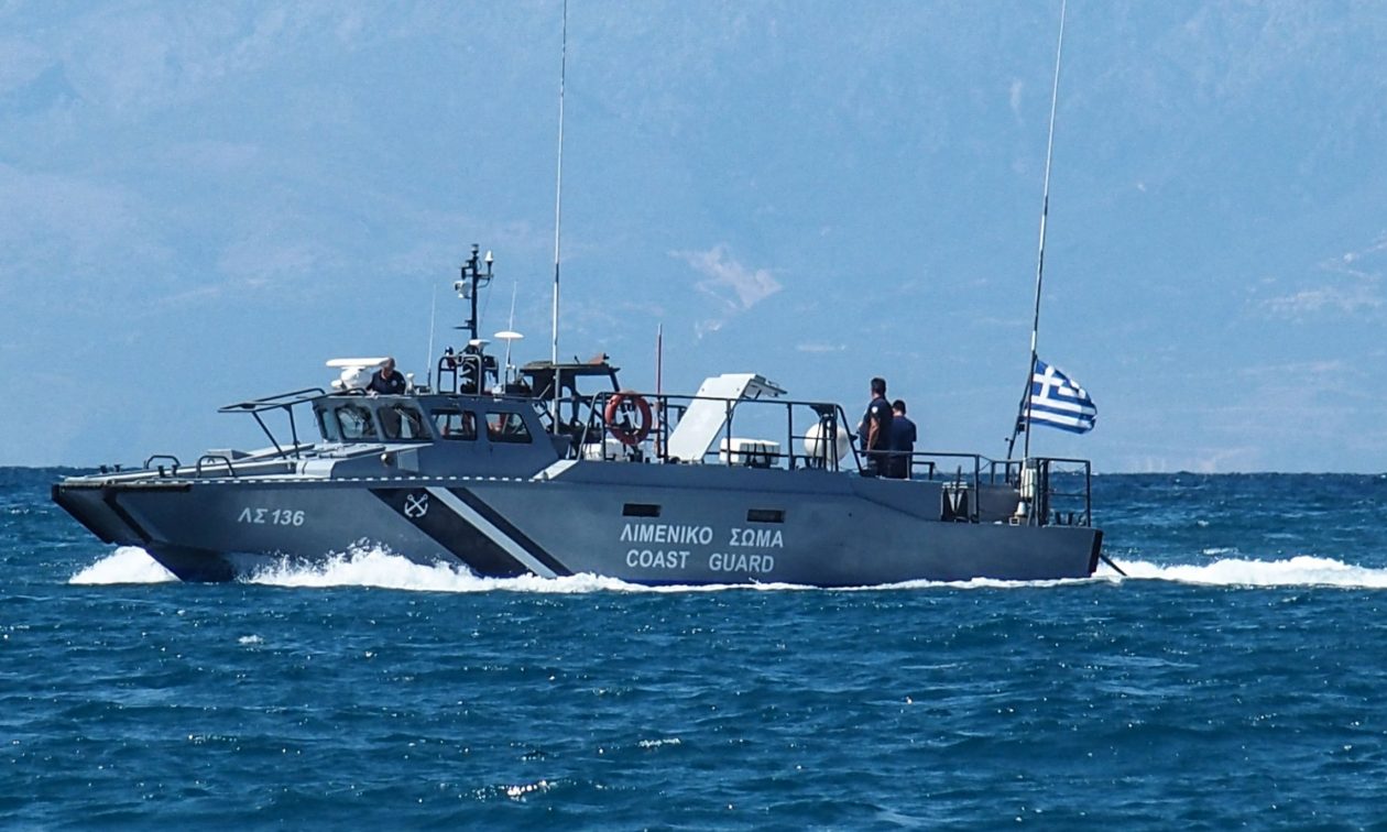 Κακοκαιρία Bora: Βυθίστηκε σκάφος στο λιμάνι Σταυρού της Θεσσαλονίκης