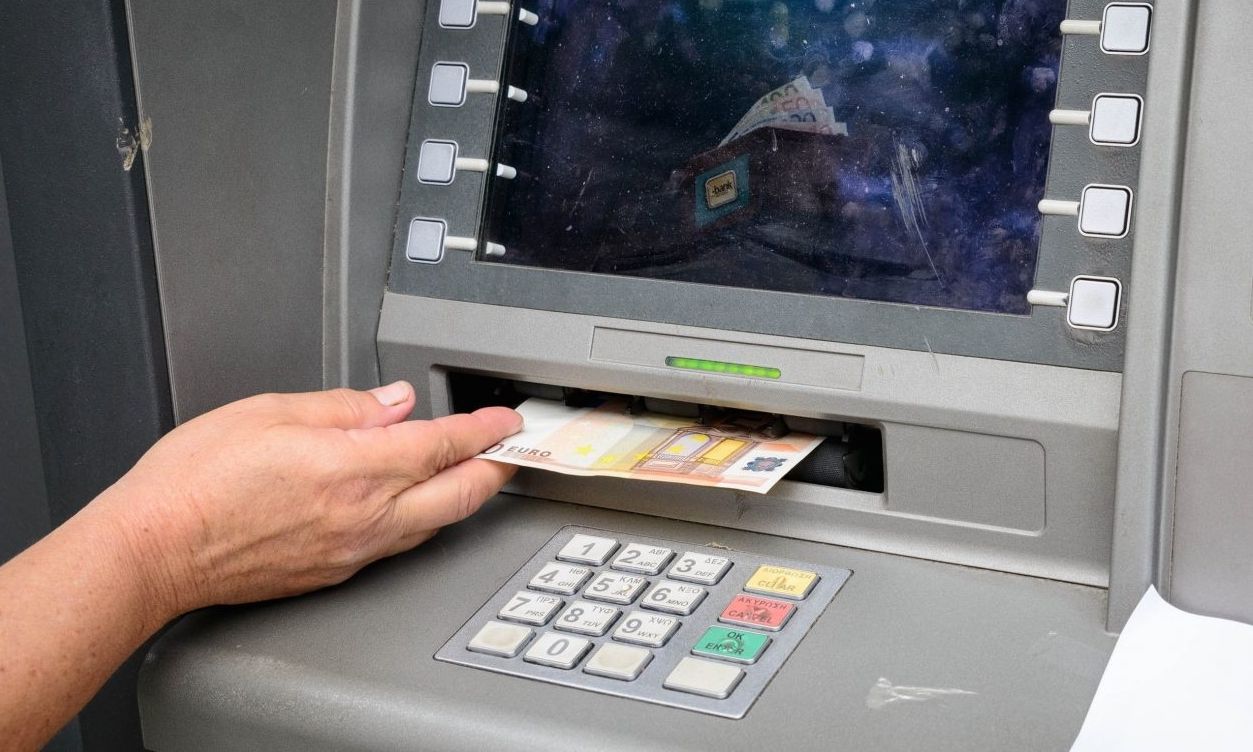 Τράπεζες: Τι αλλάζει στις μεταφορές χρημάτων μεταξύ λογαριασμών