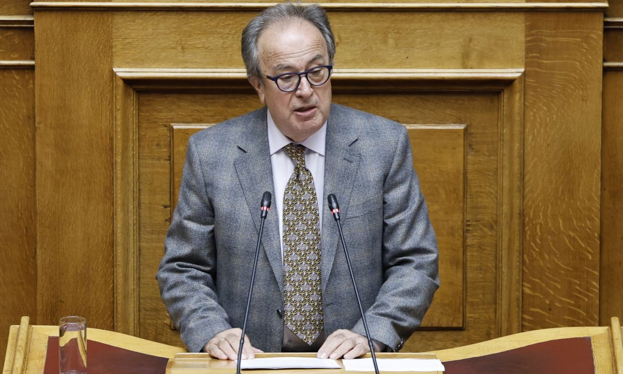 Νίκη: Παραιτήθηκε από βουλευτής ο Γεώργιος Αποστολάκης
