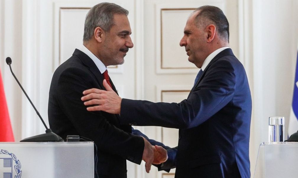Συνάντηση Γεραπετρίτη – Φιντάν στις Βρυξέλλες στο Συμβούλιο των ΥΠΕΞ του ΝΑΤΟ