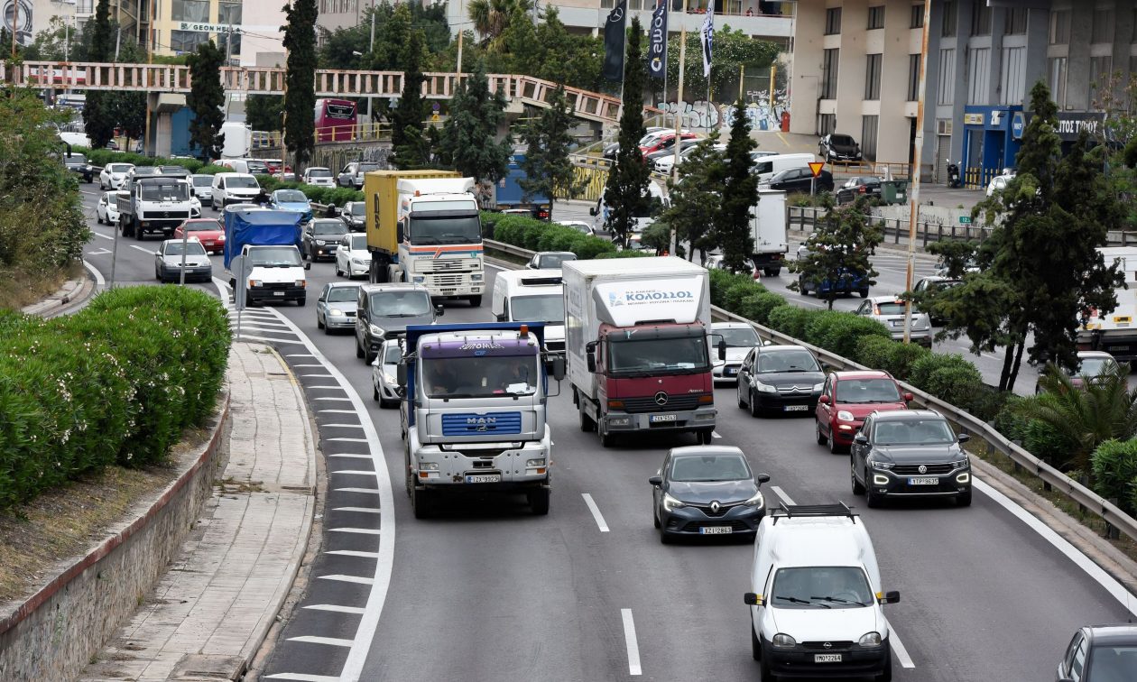 Κίνηση τώρα: Κυκλοφοριακό «έμφραγμα» σε Κηφισό και Κηφισίας – Πού αλλού έχει μποτιλιάρισμα