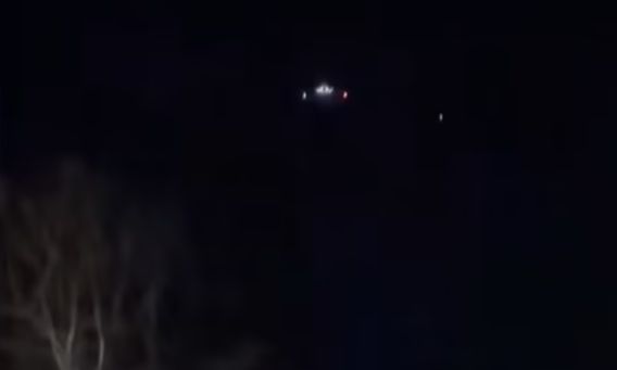 ΗΠΑ: Μυστηριώδη λαμπερά drones πάνω από το γήπεδο γκολφ του Τραμπ – Έρευνες του FBI
