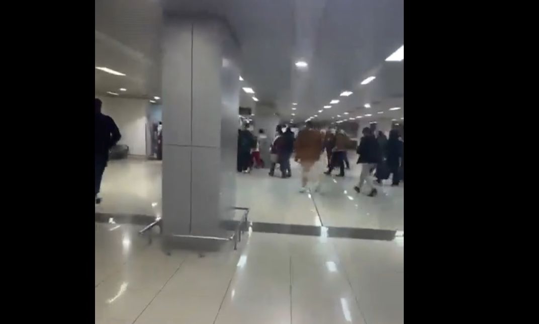 Συρία: Σκηνές χάους στο αεροδρόμιο, καθώς προσπαθούν να ξεφύγουν από τους αντάρτες