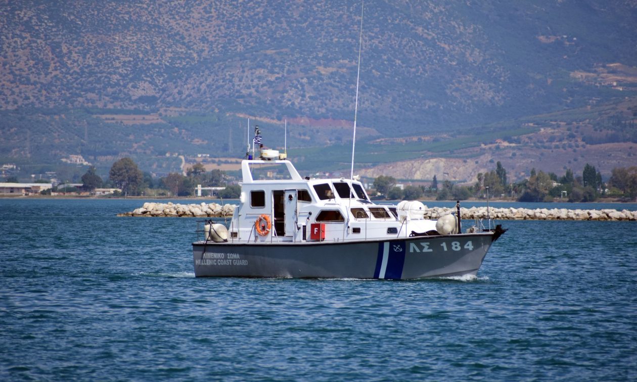 Μυτιλήνη: Εντοπίστηκε σορός γυναίκας στη θάλασσα – «Στο πόδι» το Λιμενικό