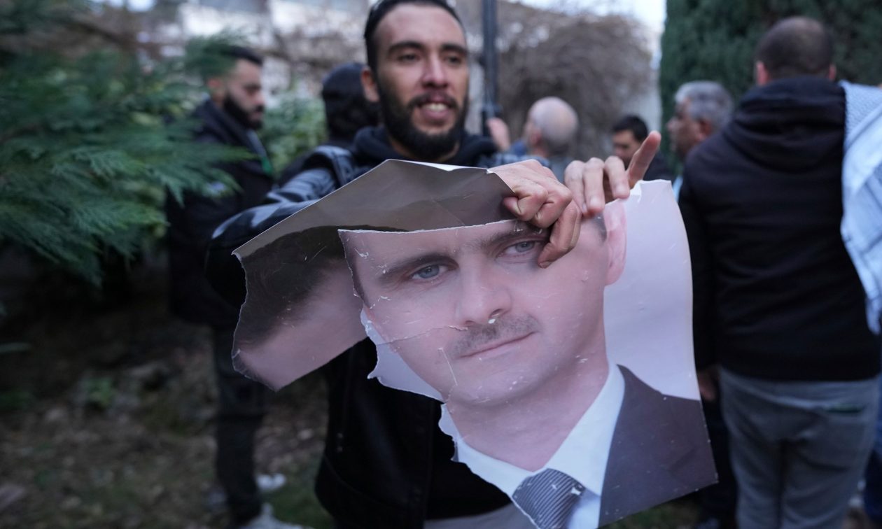 ΥΠΕΞ: «Η Ελλάδα χαιρετίζει την πτώση του αυταρχικού καθεστώτος Άσαντ στη Συρία»