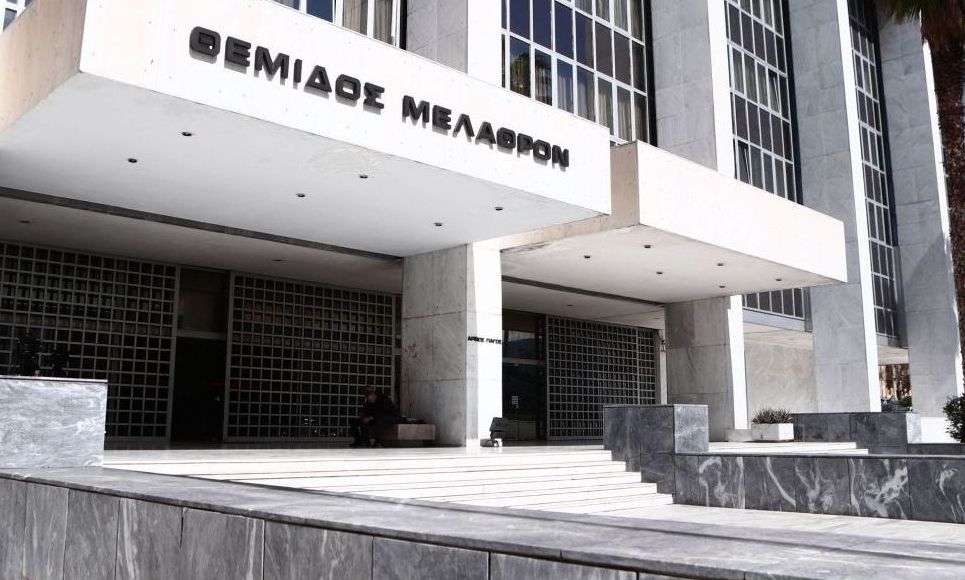 Αποφυλακίζεται η δικηγόρος που κατηγορείται για μεταφορά και κατοχή ναρκωτικών