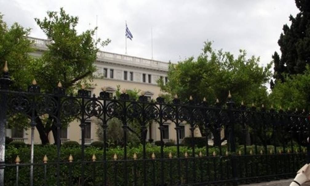 ΠΑΣΟΚ και ΣΥΡΙΖΑ απαντούν με… «καρμπόν» ενημέρωση στον Χαρίτση για Προεδρία της Δημοκρατίας