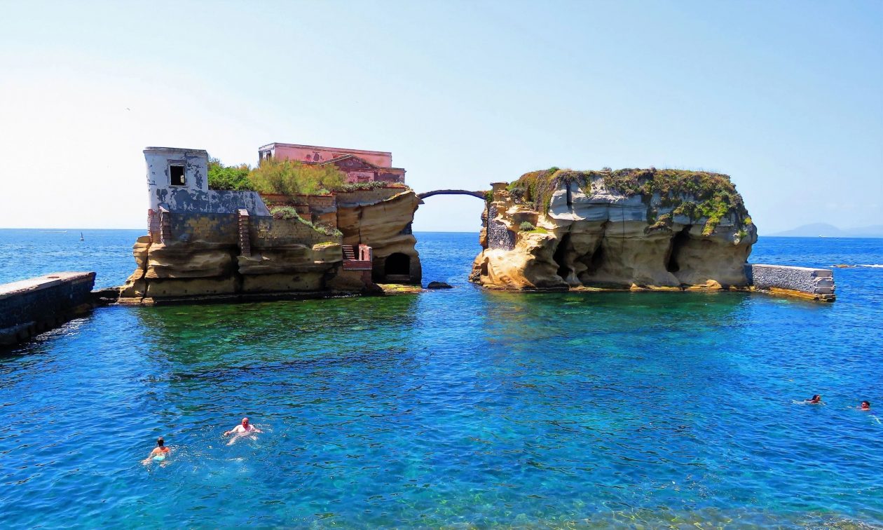 Γκαϊόλα: Το νησί των «καταραμένων» και… τα σκοτεινά του μυστικά