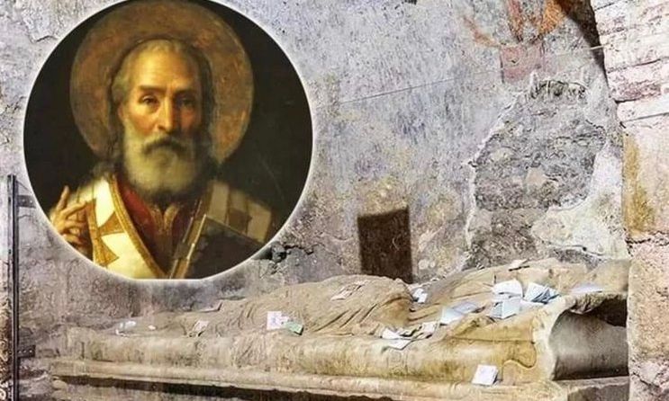 Άγιος Νικόλαος: Πώς ανακαλύφθηκε ο τάφος του που ενέπνευσε την ιστορία του «Άγιου Βασίλη»