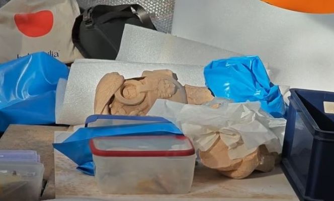 Το εντυπωσιακό άγαλμα που βρέθηκε κάτω από το Ηρώδειο – Δείτε εικόνες
