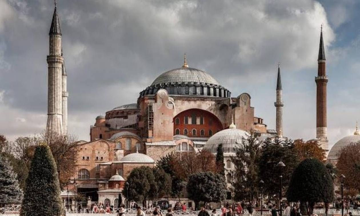 Τουρκία: Αποσυναρμολογείται λόγω συντήρησης το εξωτερικό περίβλημα του τρούλου της Αγίας Σοφία