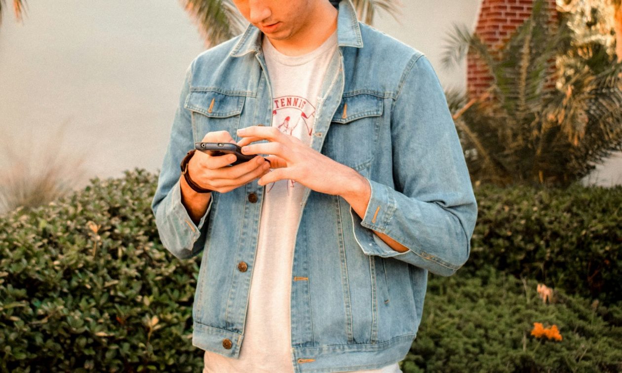 Αυτό είναι το σχέδιο για περιορισμούς στα social media σε παιδιά κάτω των 15 ετών