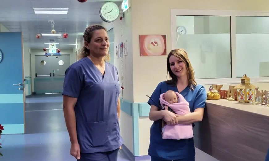 Λευκάδα: Η άσκηση αρπαγής μωρού σε νοσοκομείο κάνει θραύση στα social media