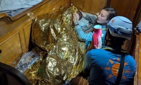 Ιταλία: 11χρονη έφτασε μόνη με βάρκα στη Λαμπεντούζα – Η μοναδική που επέζησε από πολύνεκρο ναυάγιο