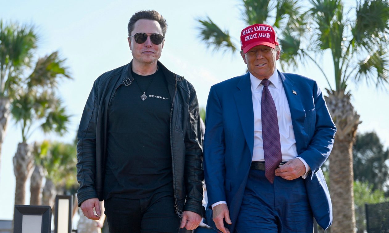 Ιστορικό «ρεκόρ» για τονΈλον Μασκ: Ο πρώτος άνθρωπος με καθαρό πλούτο ύψους 400 δισ. δολαρίων